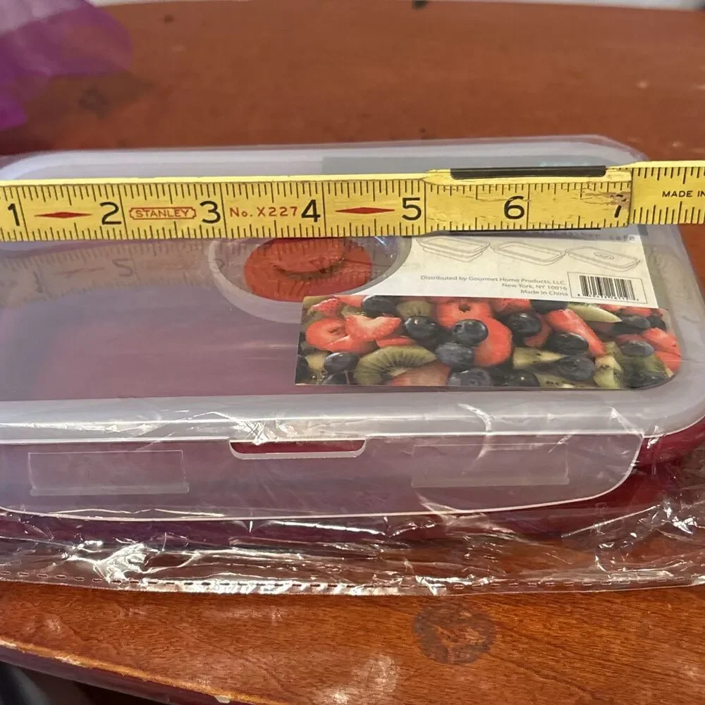 New Gourmet Burgundy Silicone Collapsible Lunch Box/ Storage Container 7 By 4”‎